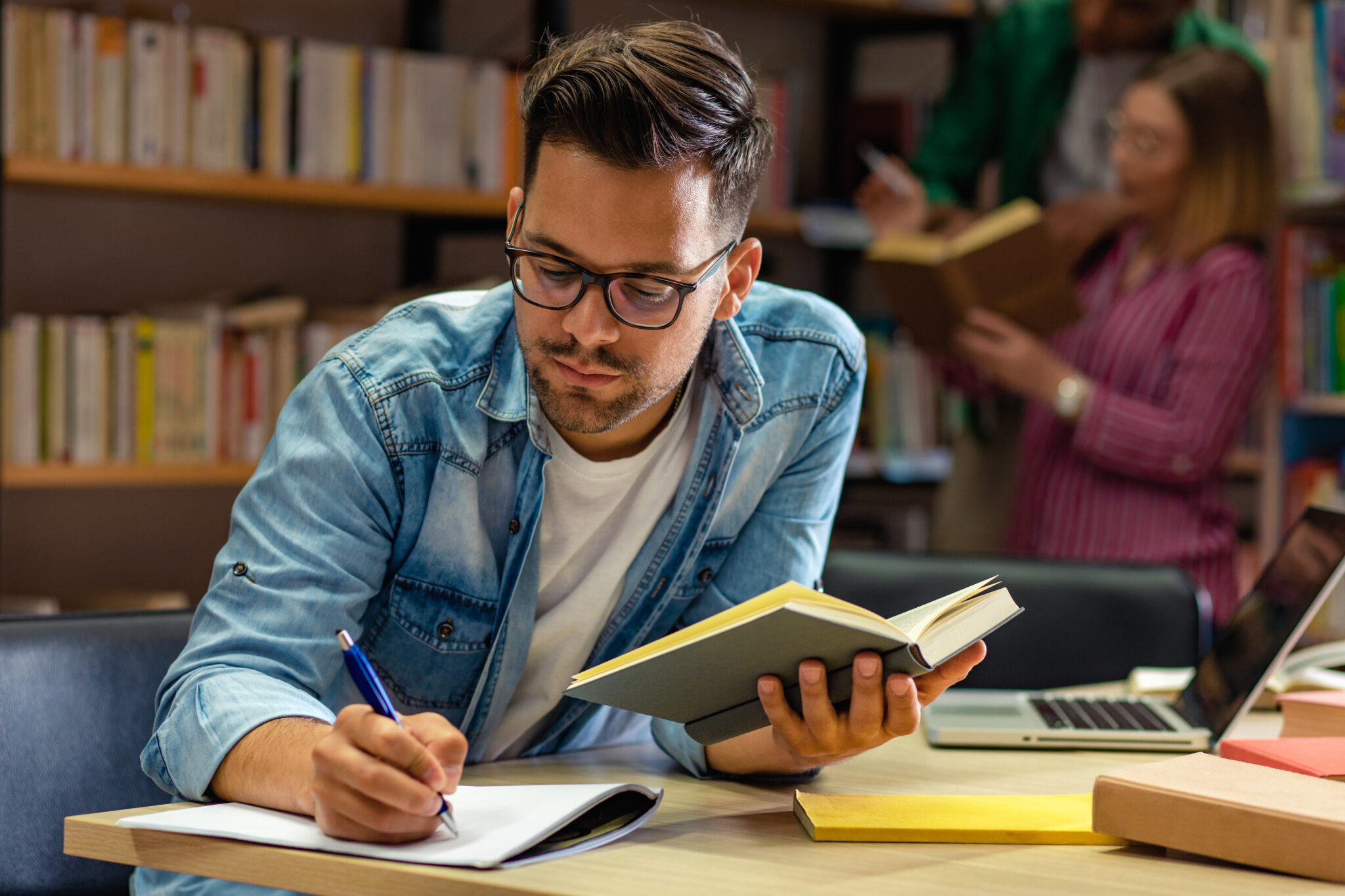 L'EM Normandie adhère à l'Institut de Recherche et d'Action sur la Fraude et le Plagiat Académiques (c) AdobeStock