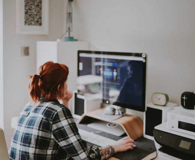 ENS - L’École normale supérieure annonce une politique ciblée de bourses systématiques pour les étudiantes en mathématiques, physique et informatique (c) Unsplash