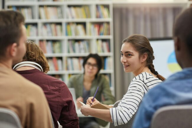 Sciences Politiques et Intelligence Économique : un nouveau bachelor unique en France