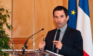 Benoît Hamon, Ministre chargé de l’Economie sociale et solidaire et de la Consommation