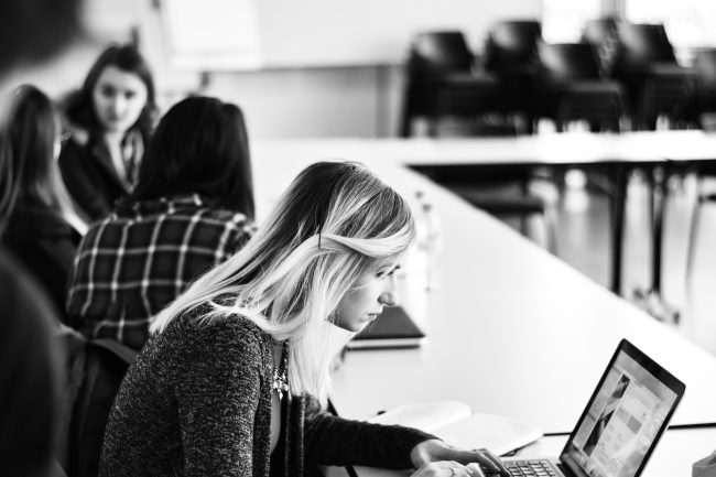 EDC et EBI s'associent pour créer un nouveau double-diplôme manager-ingénieur (c)unsplash