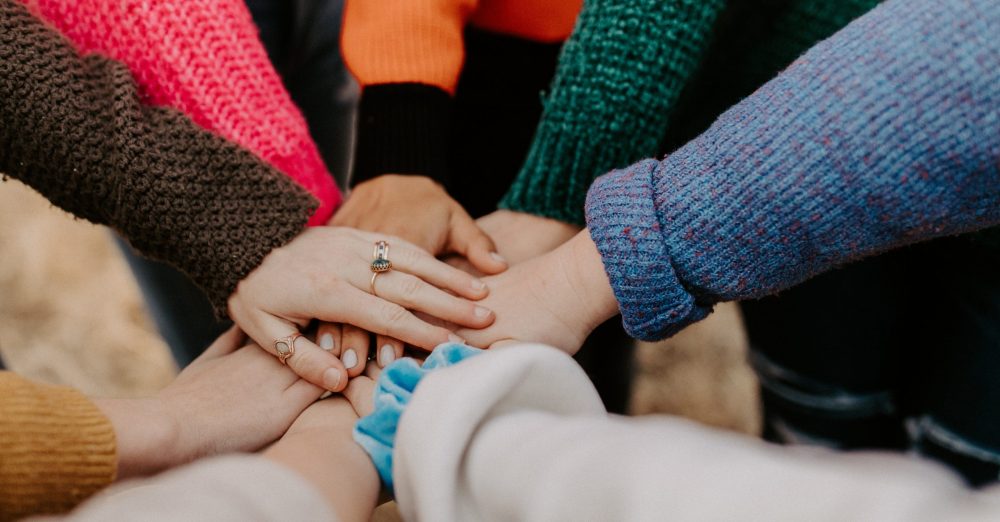 Excelia et l'Institut de l'Engagement scellent un partenariat pour accompagner des jeunes au parcours civique engagé (c) unsplash