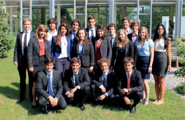 L'équipe 2012/2013 de HEC Junior Conseil