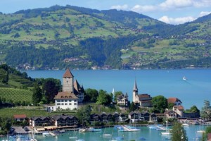 Les concurrents auront tout au long du Raid une vue imprenable sur les lacs de la région d'Interlaken