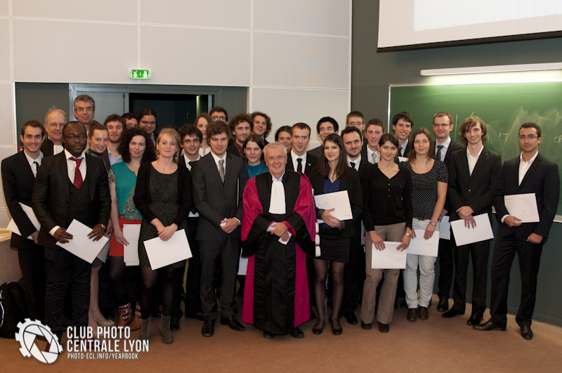 LÉcole centrale Lyon remet ses diplômes en 2013